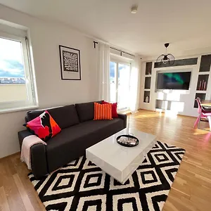 Penthouse Near Station With Free Parking Viena
